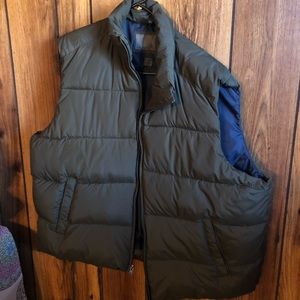 Old Navy Men’s puffy vest